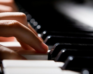 piano Fingers on piano
