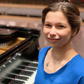 Juliana Woodlee: Piano